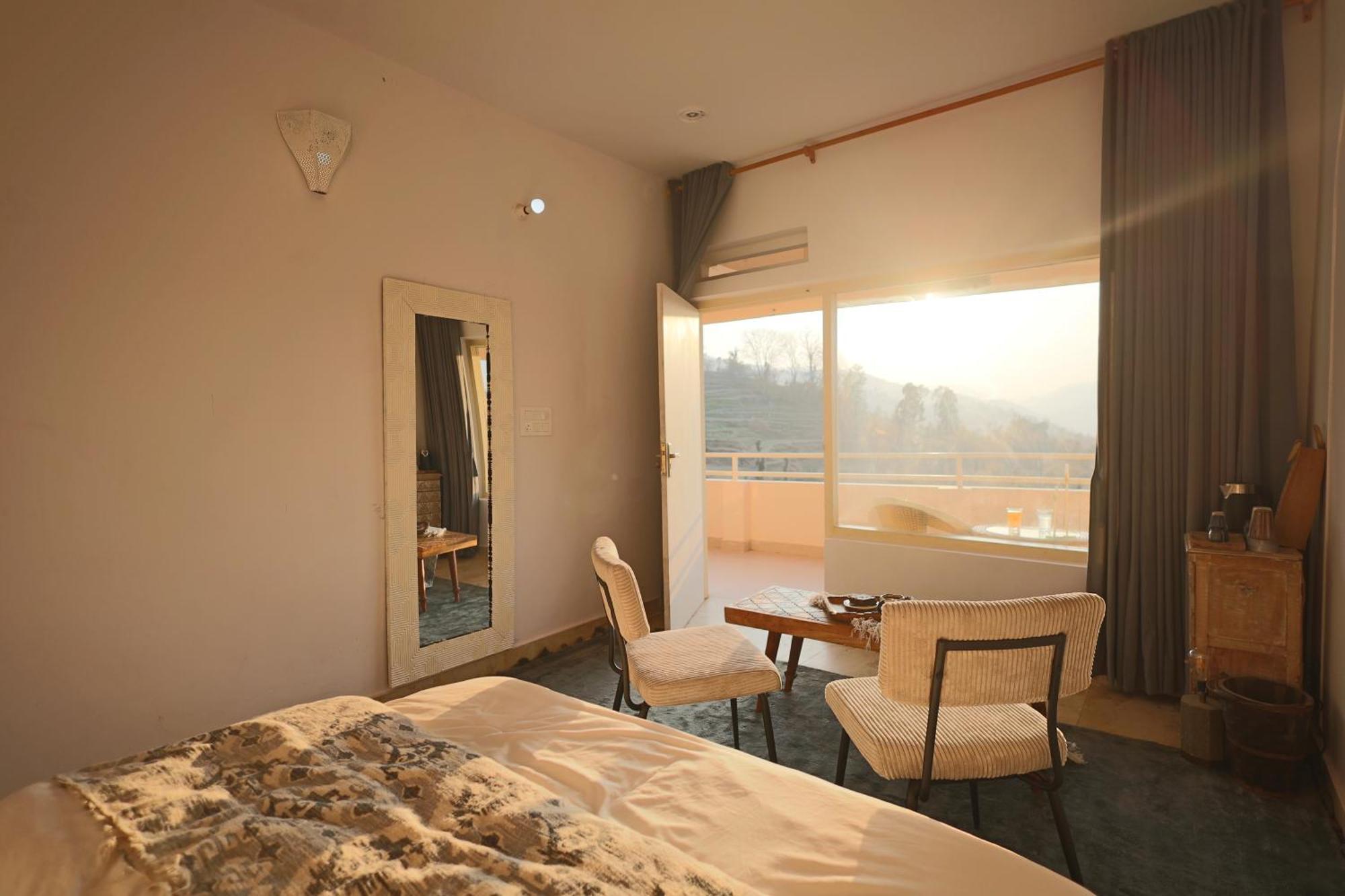 Nazaara -Thhpsociety - Mukteshwar - Witness The View From Your Bed Exterior foto